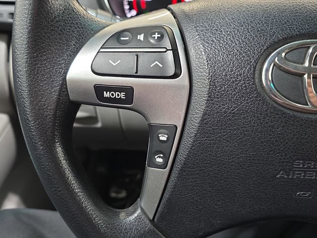 Used 2012 Toyota Highlander 4WD w/ Tech Pkg image 16