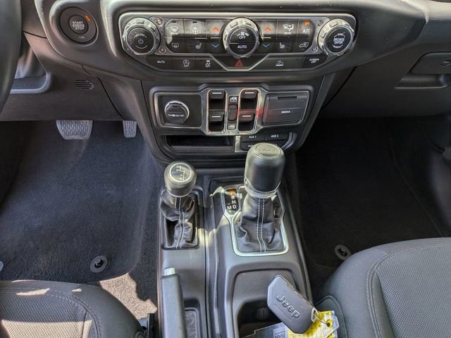 Used 2023 Jeep Wrangler Sahara w/ Cold Weather Group image 18