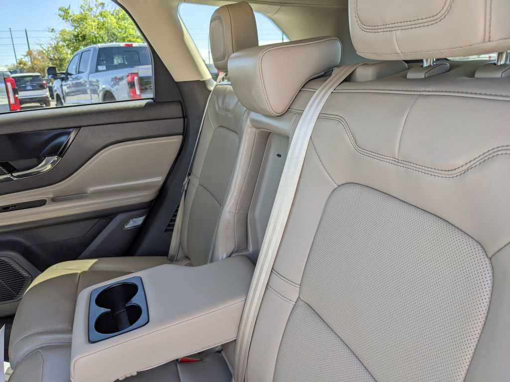 Used 2022 Lincoln Corsair Reserve w/ Elements Package image 18