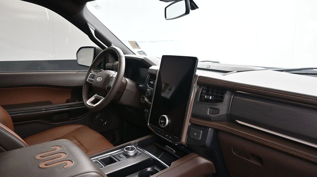 Used 2024 Ford Expedition King Ranch RWD image 12