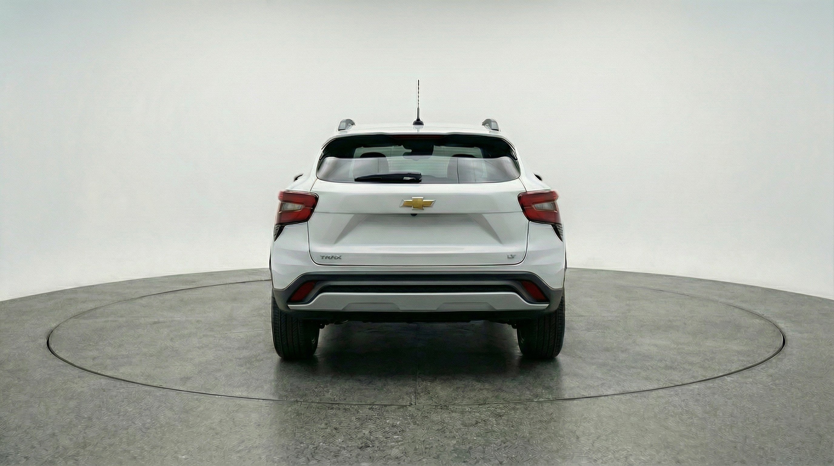 Used 2025 Chevrolet Trax LT FWD image 7