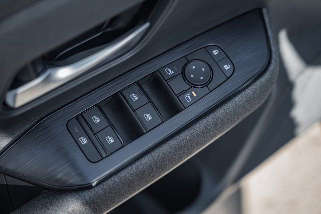 Used 2025 Nissan Kicks SV image 44