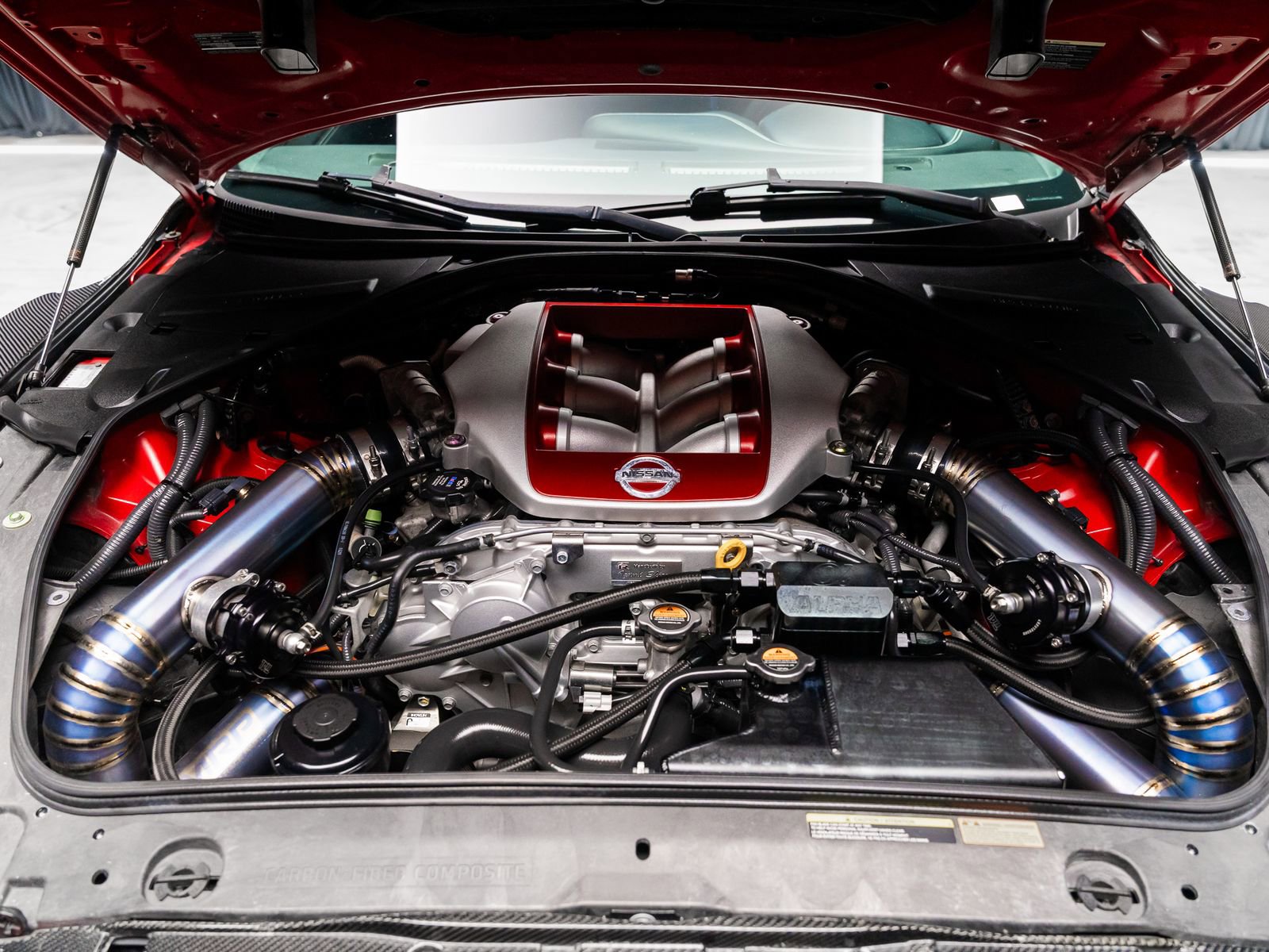 Used 2014 Nissan GT-R Premium AWD/4WD image 5
