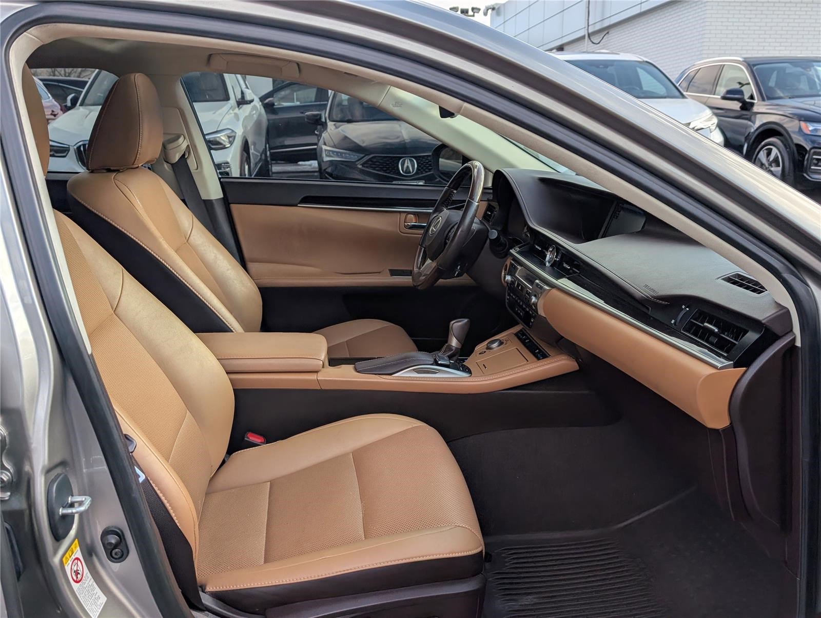 Used 2018 Lexus ES 350 w/ Navigation System Package image 10