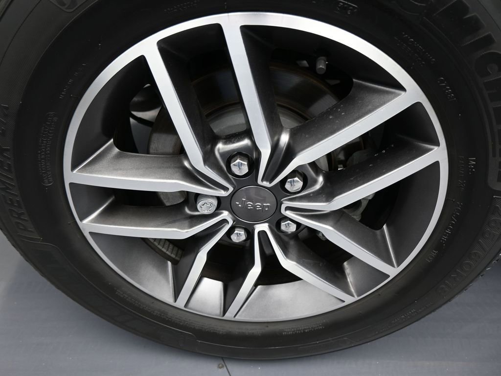 Used 2021 Jeep Grand Cherokee Limited image 42