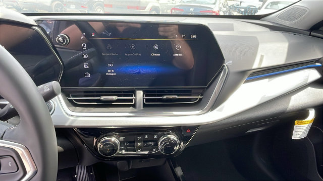 New 2026 Chevrolet Trax LT w/ LT Convenience Package FWD image 16