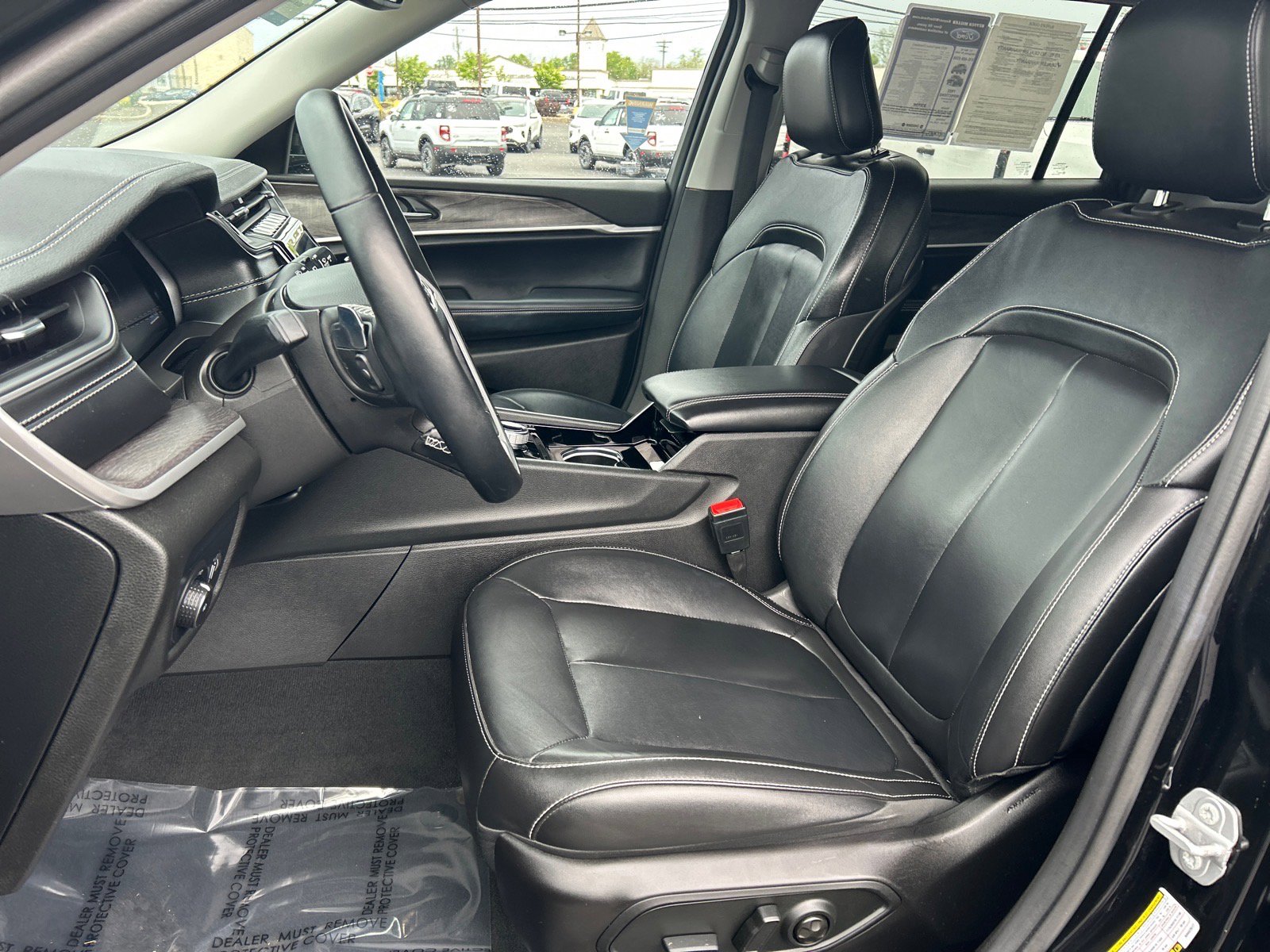 Used 2022 Jeep Grand Cherokee L Limited AWD/4WD image 7