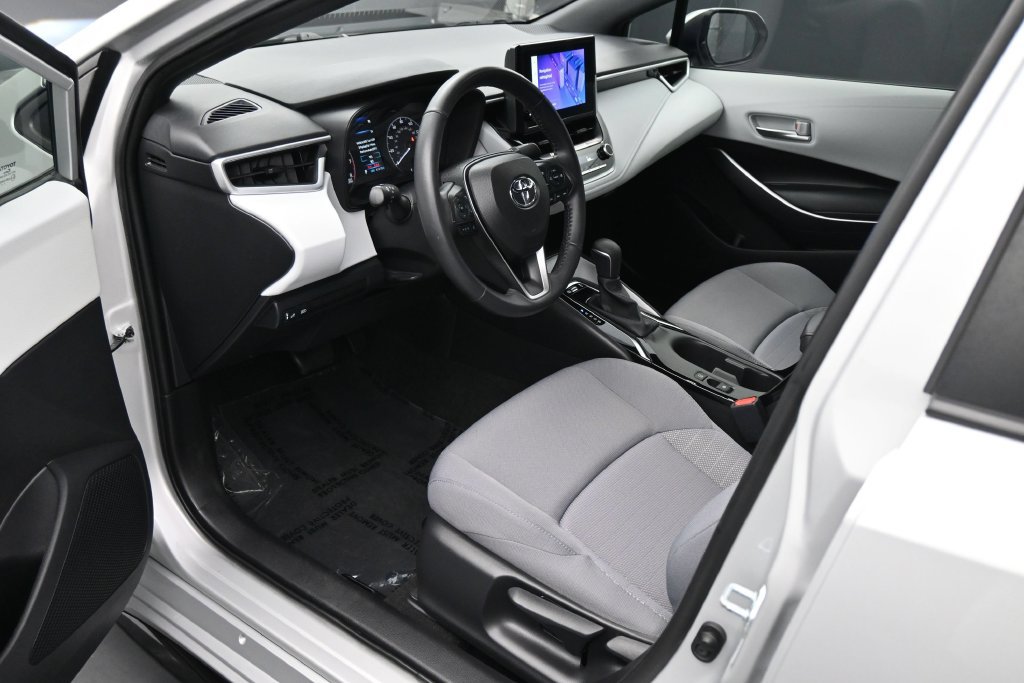 Used 2024 Toyota Corolla SE FWD image 2