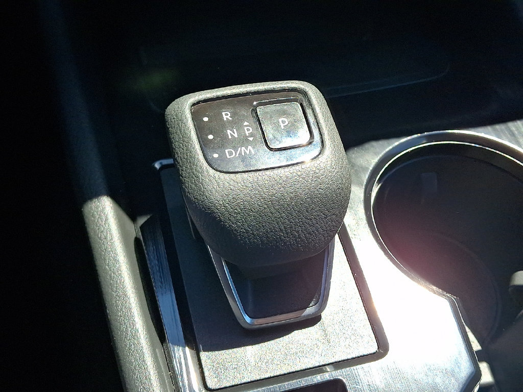 Used 2023 Nissan Rogue SV AWD/4WD image 17