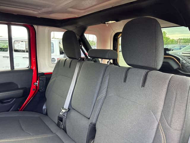 Used 2025 Jeep Wrangler Unlimited Sahara w/ Safety Group AWD/4WD image 8