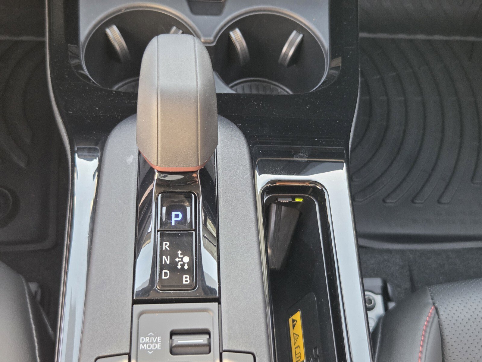 Used 2025 Toyota Prius Plug-In Hybrid FWD image 17