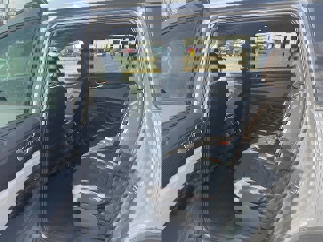 New 2026 Volkswagen Atlas Peak Edition image 9