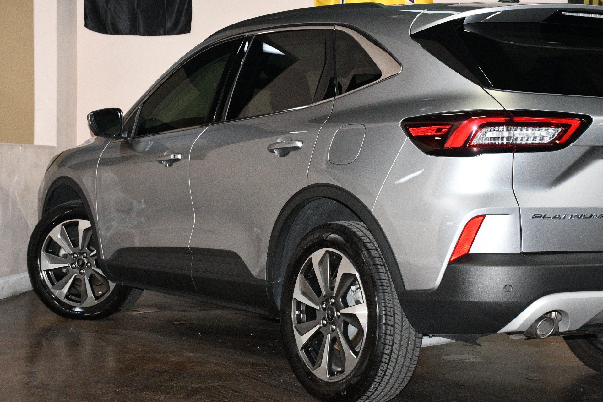 Used 2024 Ford Escape Platinum AWD/4WD image 55