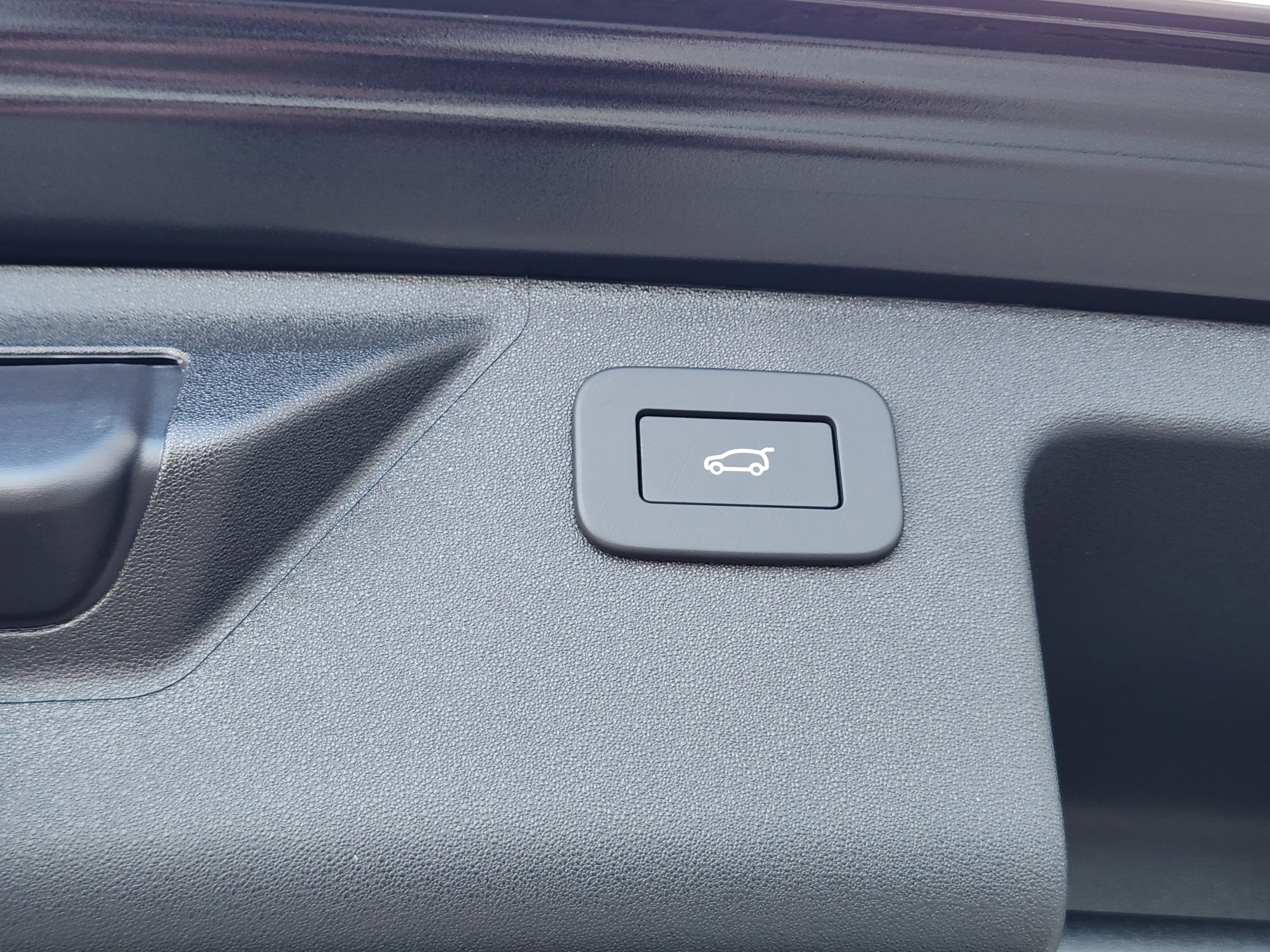 New 2025 Land Rover Discovery Sport S image 36