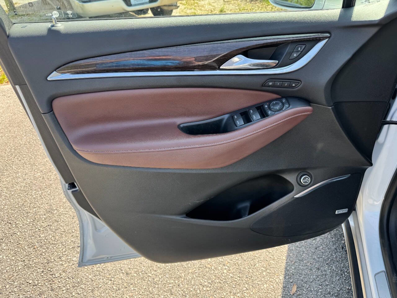 Used 2018 Buick Enclave Avenir w/ Avenir Technology Package image 40