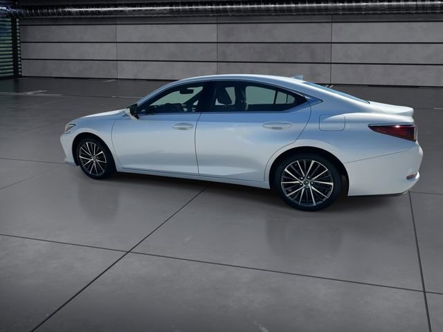 Certified 2023 Lexus ES 350 w/ Premium Package image 4