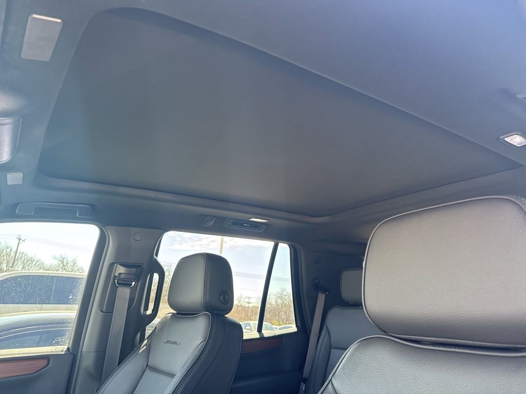 Used 2026 GMC Yukon Denali w/ Sun & Power Step Package image 10
