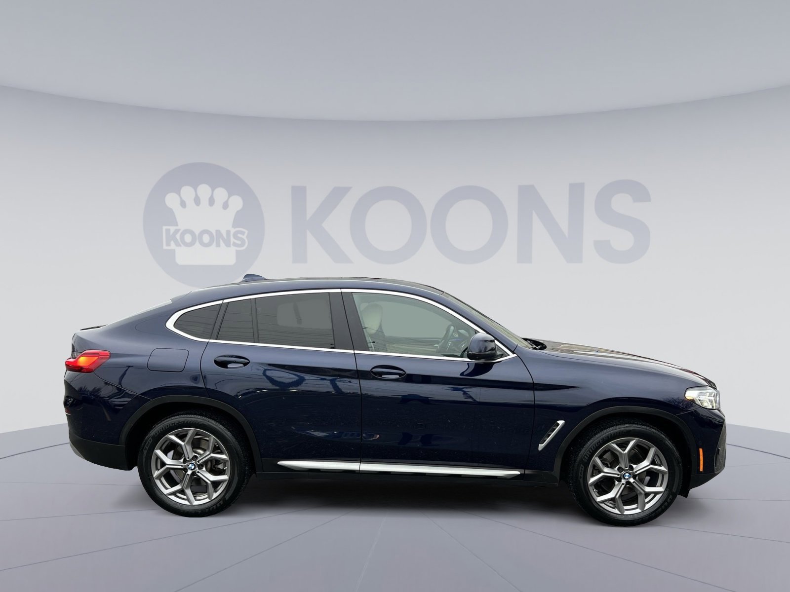 Used 2023 BMW X4 xDrive30i w/ Premium Package image 8