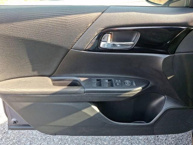 Used 2017 Honda Accord LX image 12