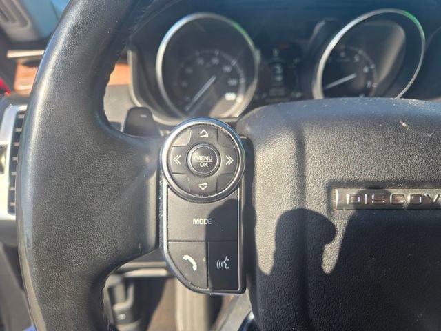 Used 2017 Land Rover Discovery HSE AWD/4WD image 16