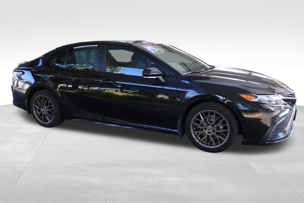 Used 2022 Toyota Camry SE FWD image 17
