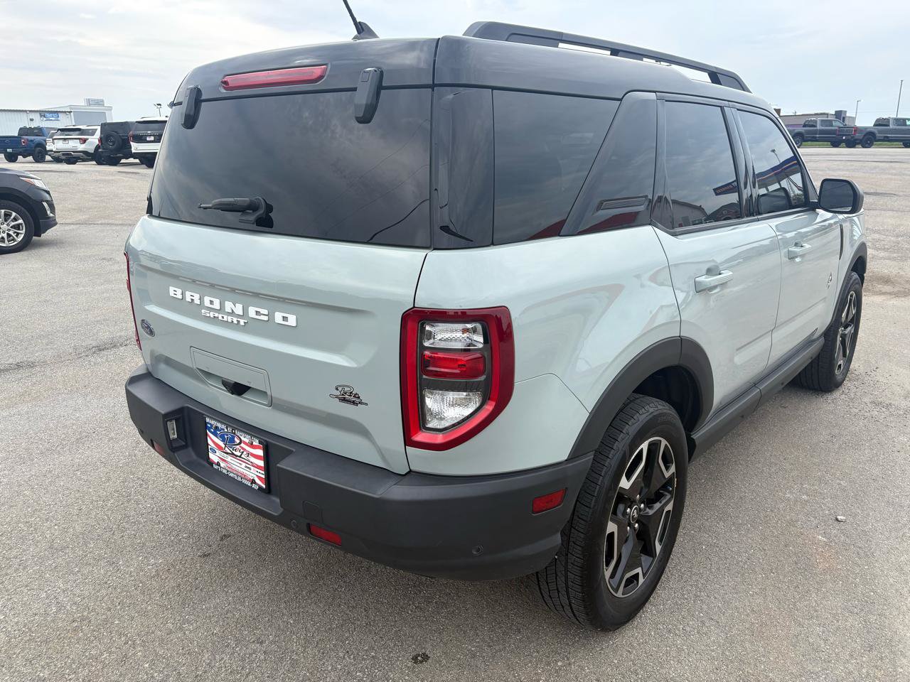Used 2021 Ford Bronco Sport Outer Banks w/ Outer Banks Package AWD/4WD image 3