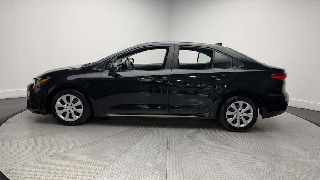 Used 2023 Toyota Corolla LE FWD image 6