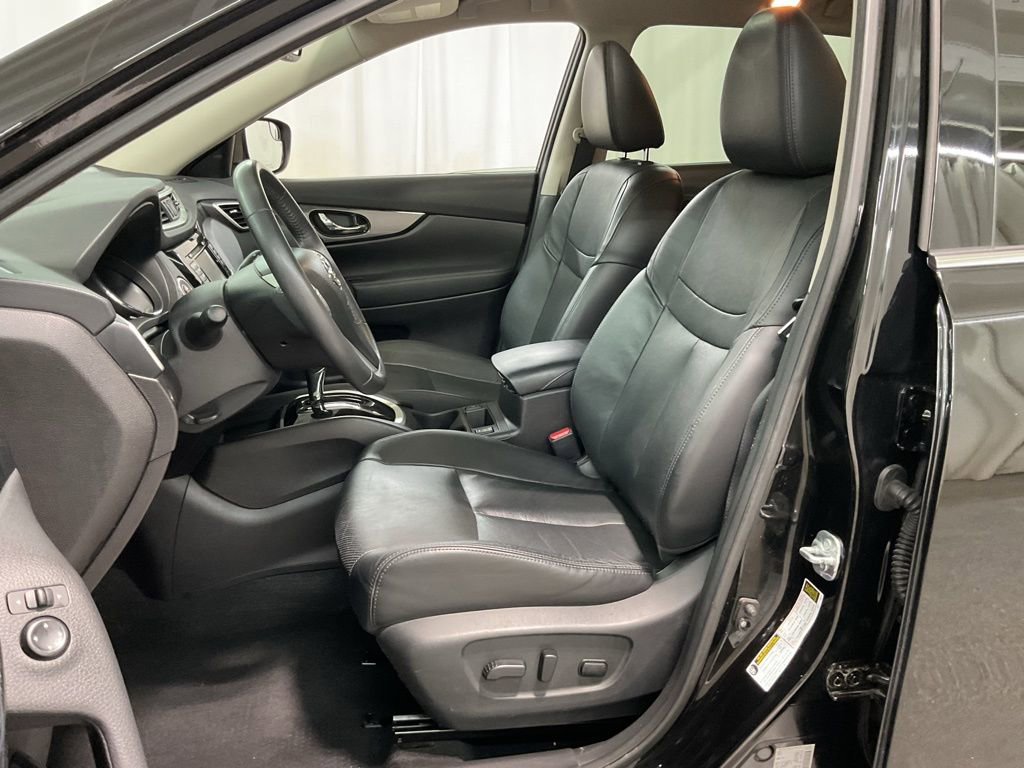 Used 2015 Nissan Rogue SL w/ SL Premium Package image 20