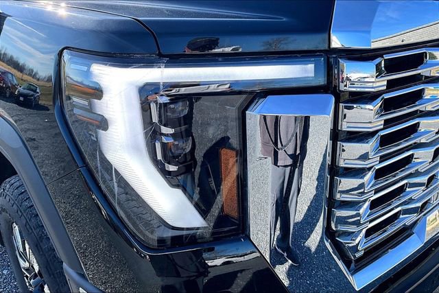 Used 2025 GMC Sierra 3500 Denali w/ Denali Reserve Package image 31