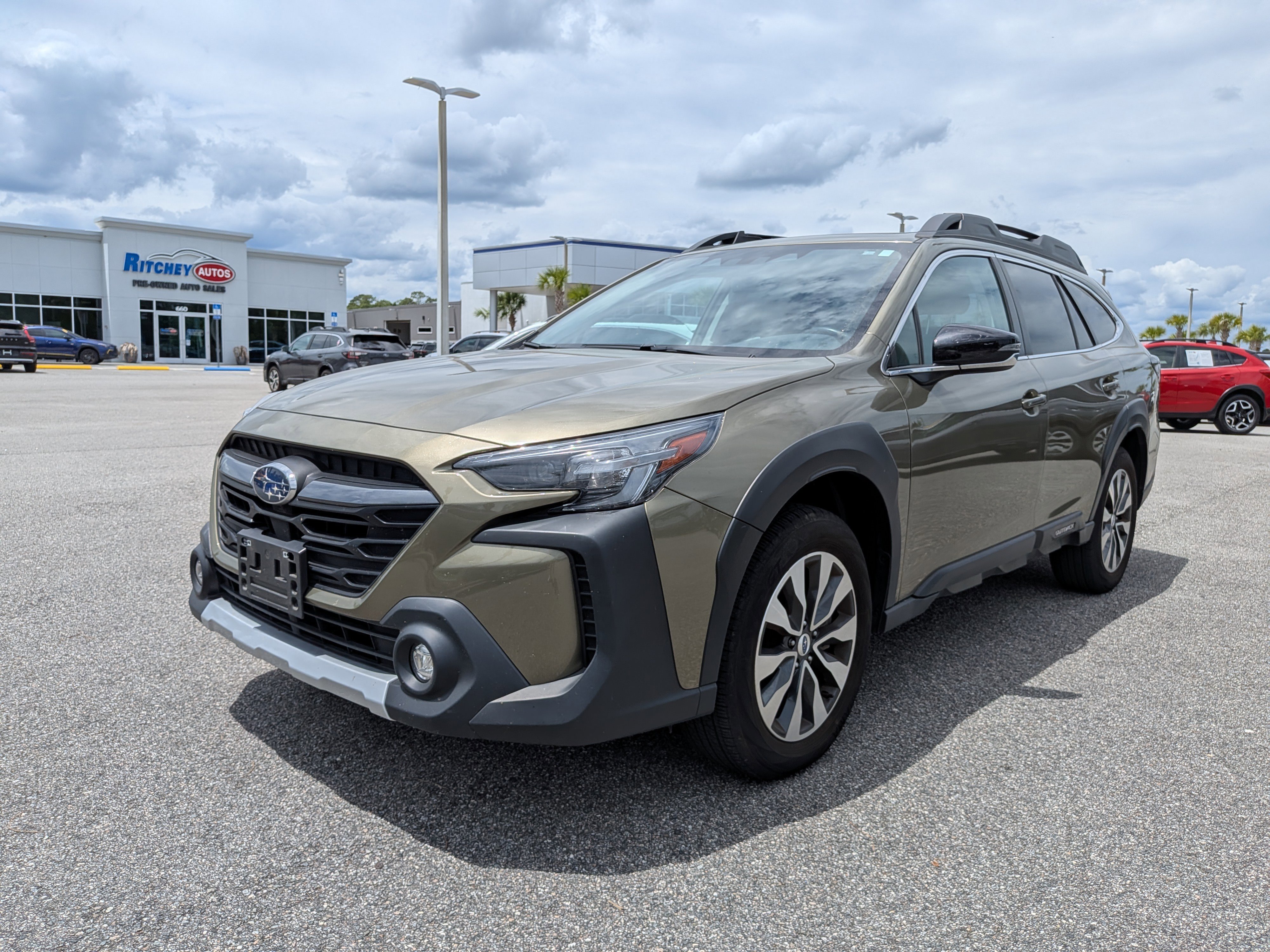 Certified 2023 Subaru Outback Limited AWD/4WD image 7