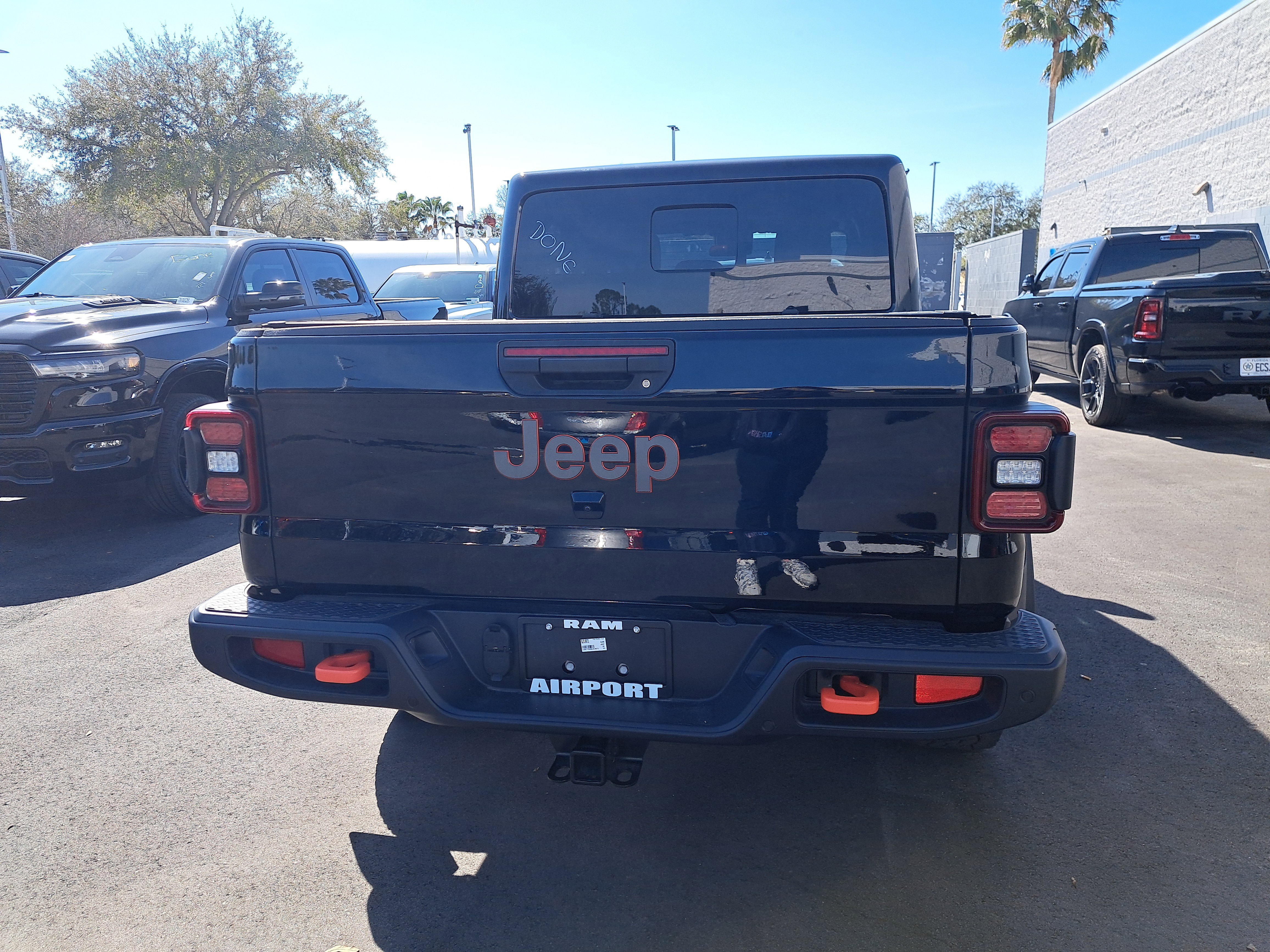 Used 2025 Jeep Gladiator Mojave w/ Safety Group image 4