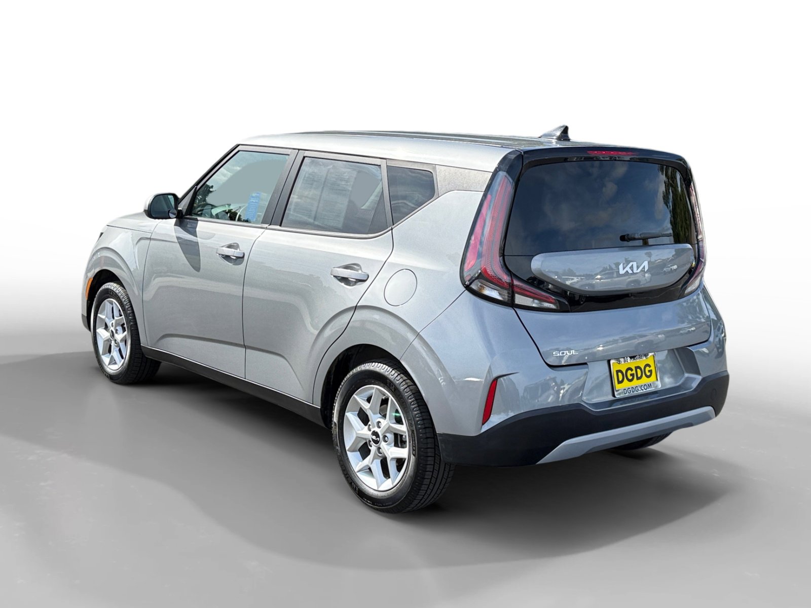 Used 2023 Kia Soul LX w/ LX Technology Package image 3