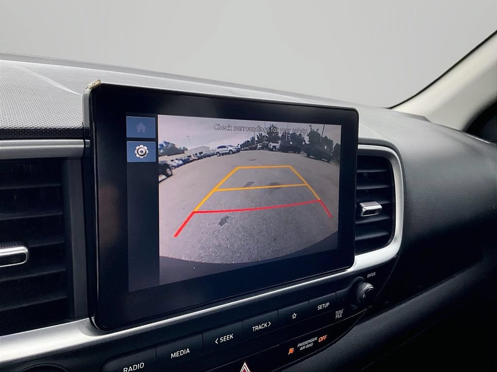 Used 2023 Hyundai Venue SEL FWD image 19