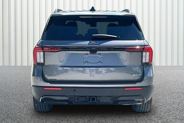 Used 2025 Ford Explorer ST-Line w/ ST-Line Street Pack AWD/4WD image 4