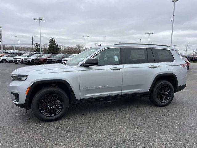 New 2025 Jeep Grand Cherokee L Laredo image 3