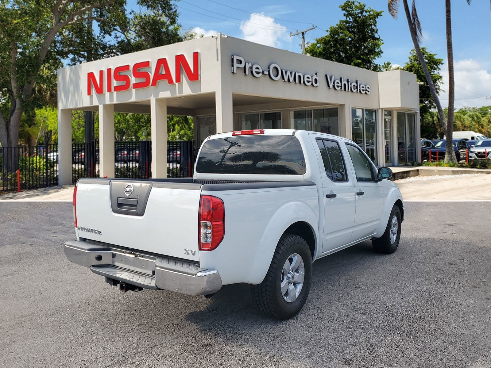 Used 2011 Nissan Frontier SV image 4
