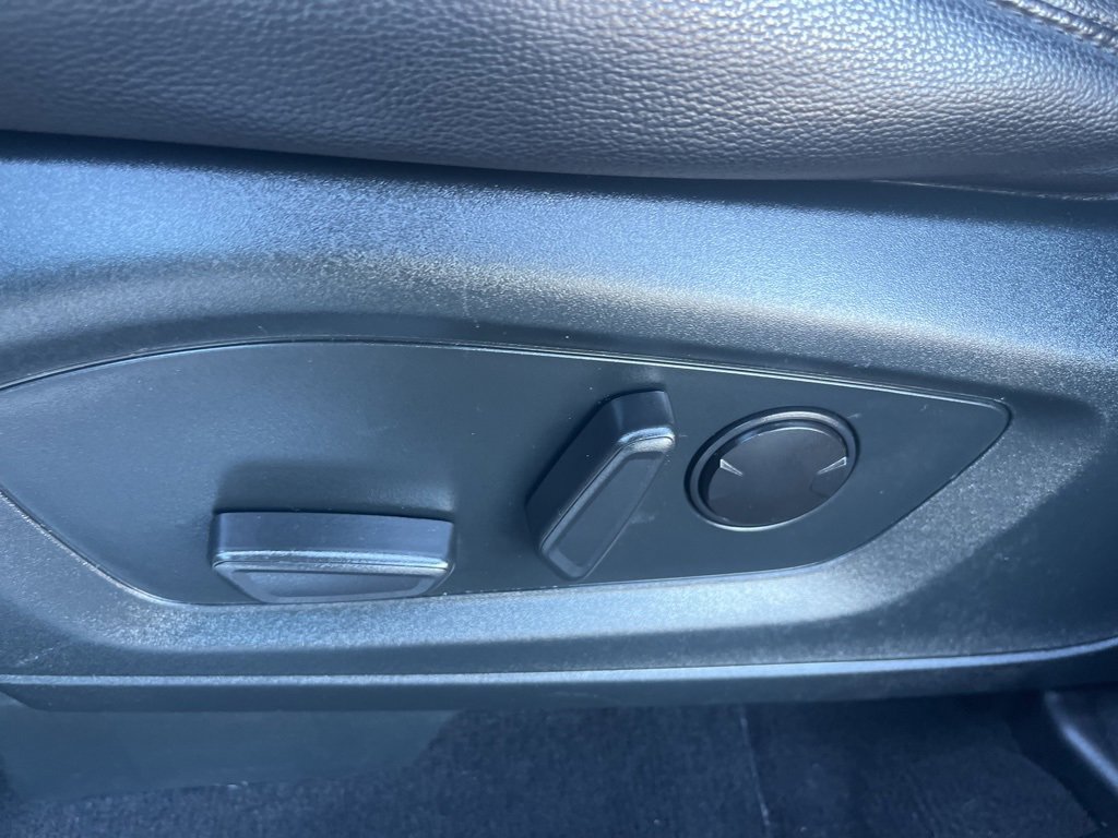 Used 2023 Ford Explorer Limited image 18