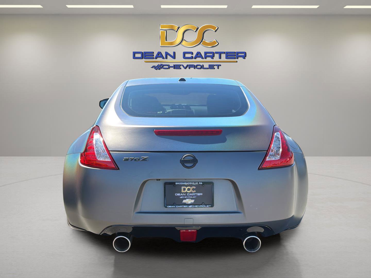 Used 2018 Nissan 370Z Touring RWD image 4