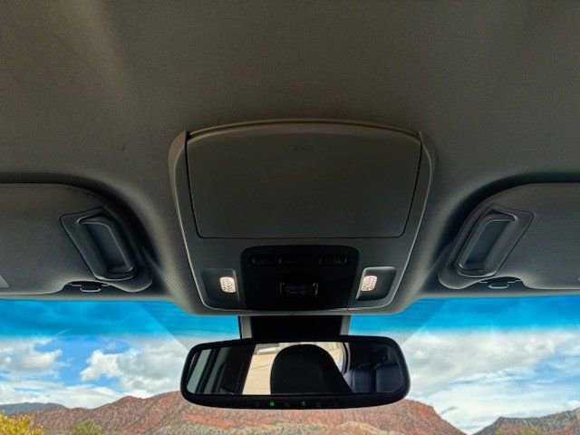 Used 2019 Toyota Camry XSE w/ Navigation Package image 16