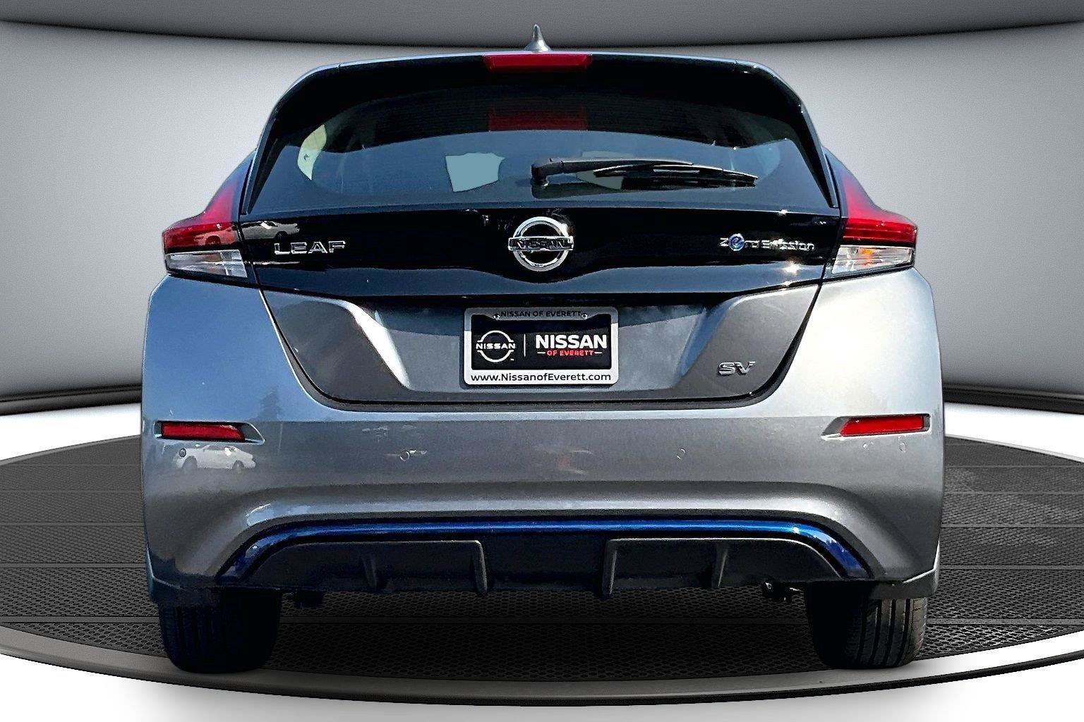 Used 2021 Nissan Leaf SV w/ SV Technology Package FWD image 6