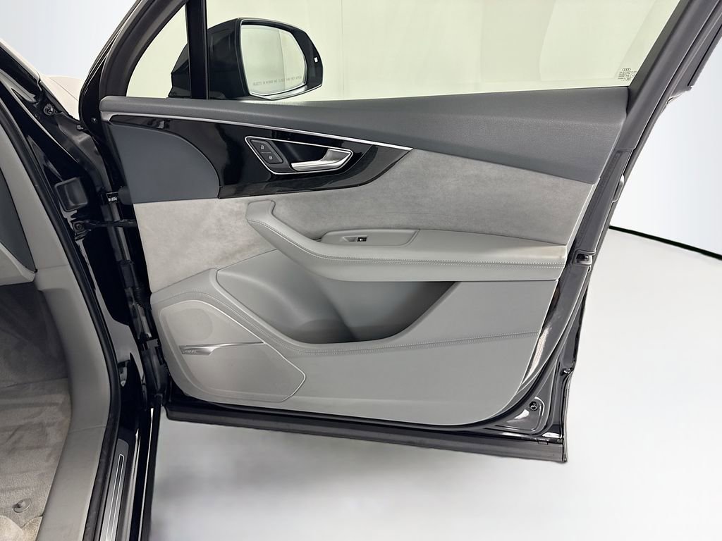 Used 2018 Audi Q7 3.0T Prestige w/ Prestige Package image 27