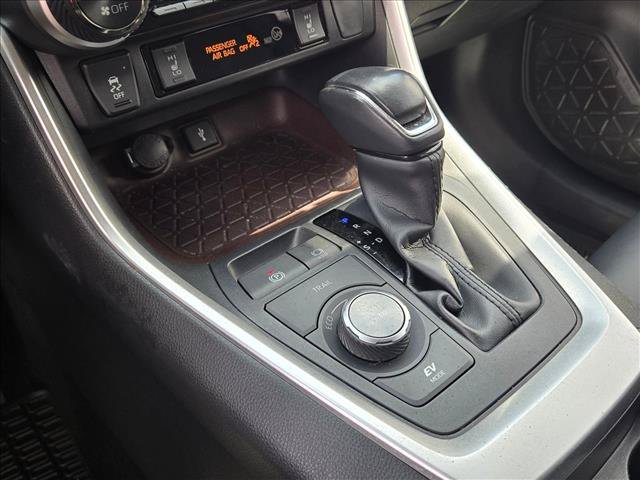Used 2020 Toyota RAV4 Limited AWD/4WD image 13
