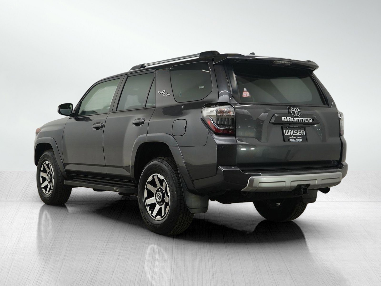 Used 2018 Toyota 4Runner TRD Off-Road Premium image 3