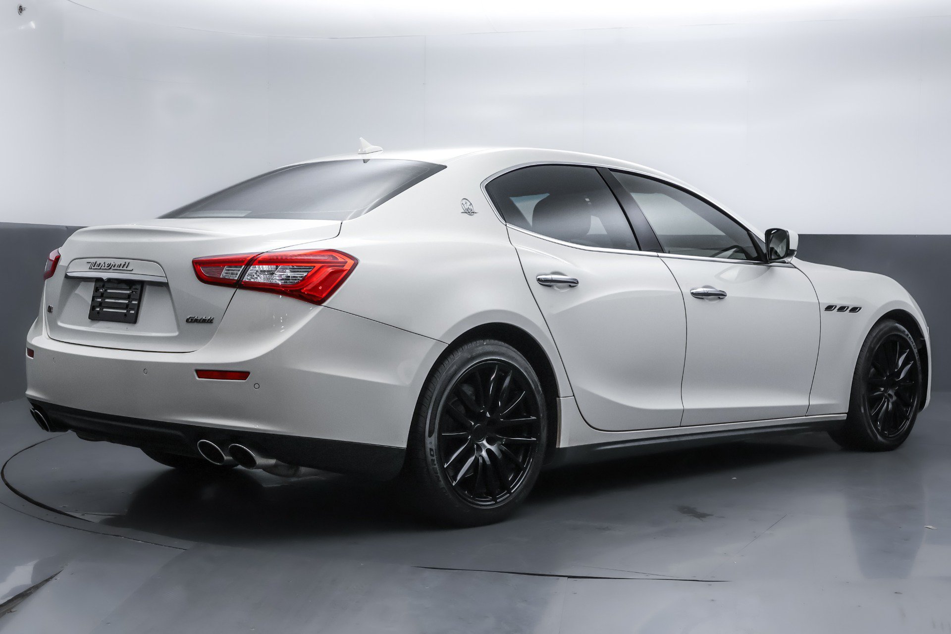 Used 2014 Maserati Ghibli S Q4 AWD/4WD image 3