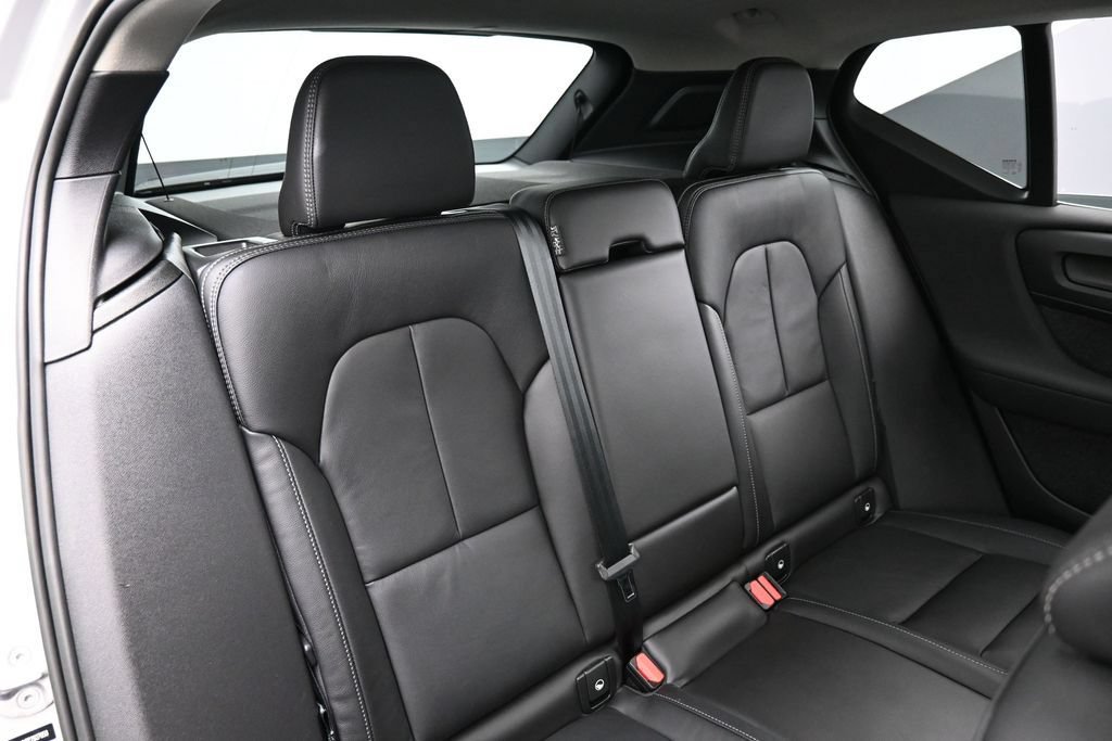 Used 2023 Volvo XC40 B5 Plus w/ Driver Assist Package AWD/4WD image 27
