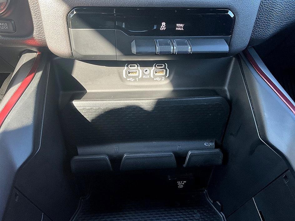 Used 2020 RAM 1500 Rebel image 25