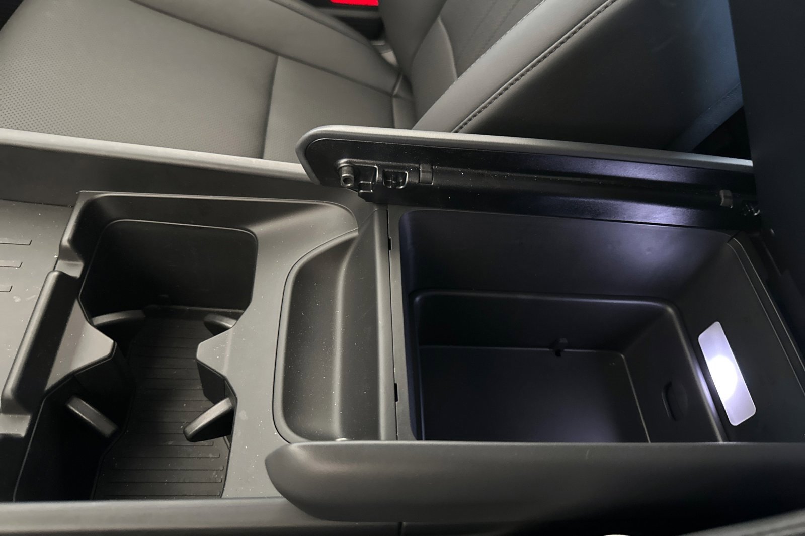 Certified 2025 Hyundai Santa Fe SEL image 31