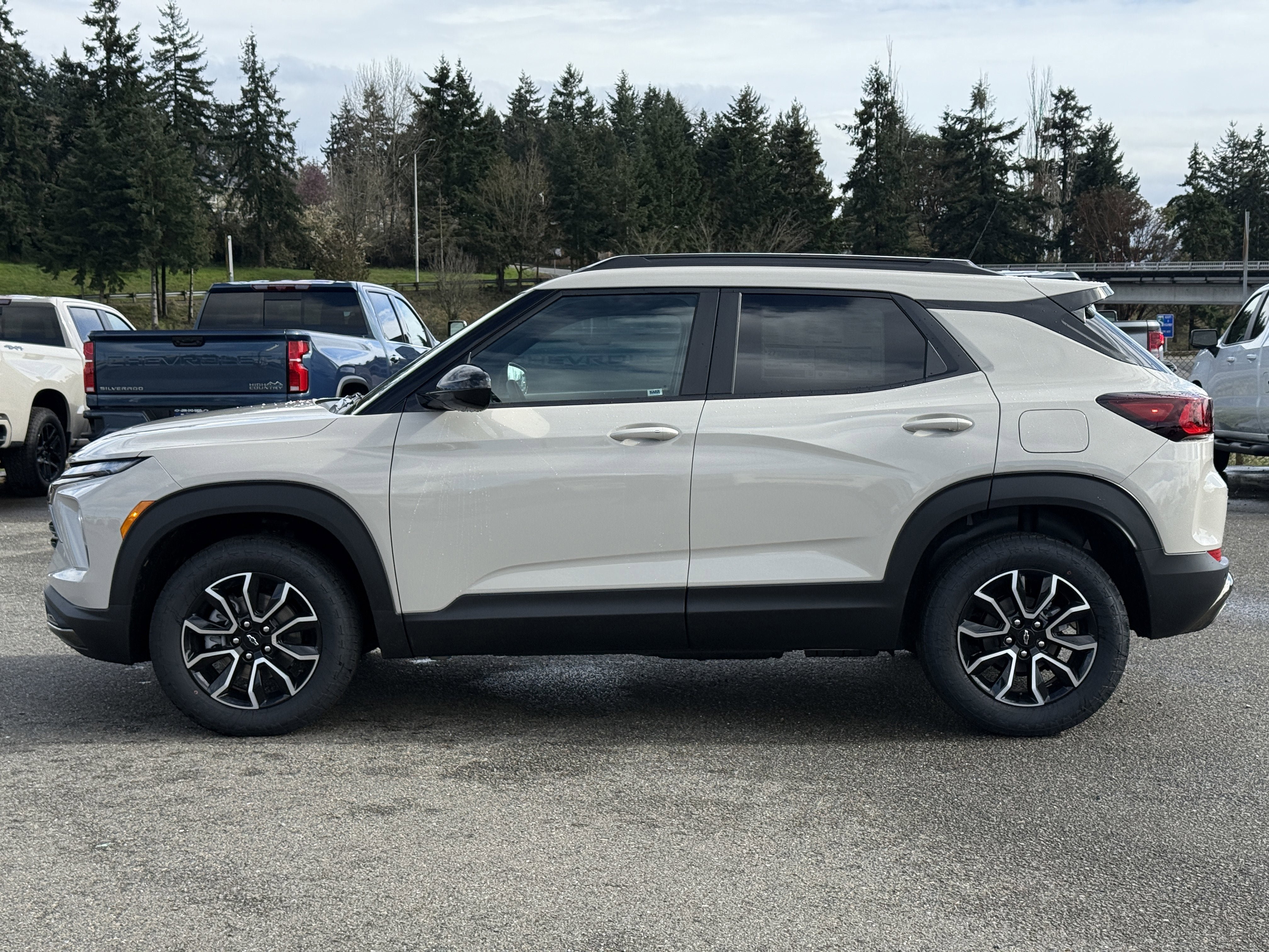 New 2026 Chevrolet TrailBlazer ACTIV w/ Convenience Package image 2