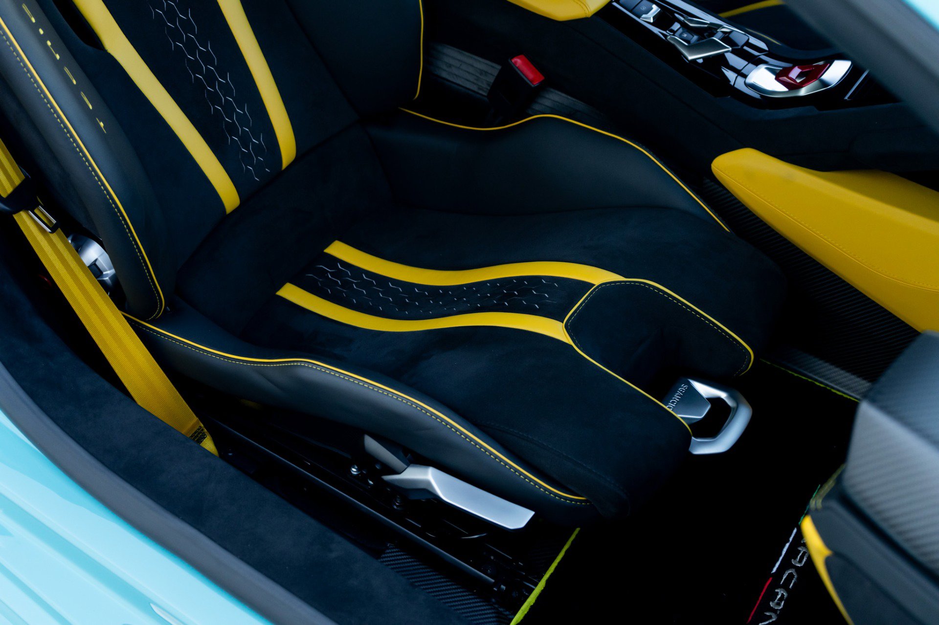 Used 2023 Lamborghini Huracan Tecnica RWD image 25