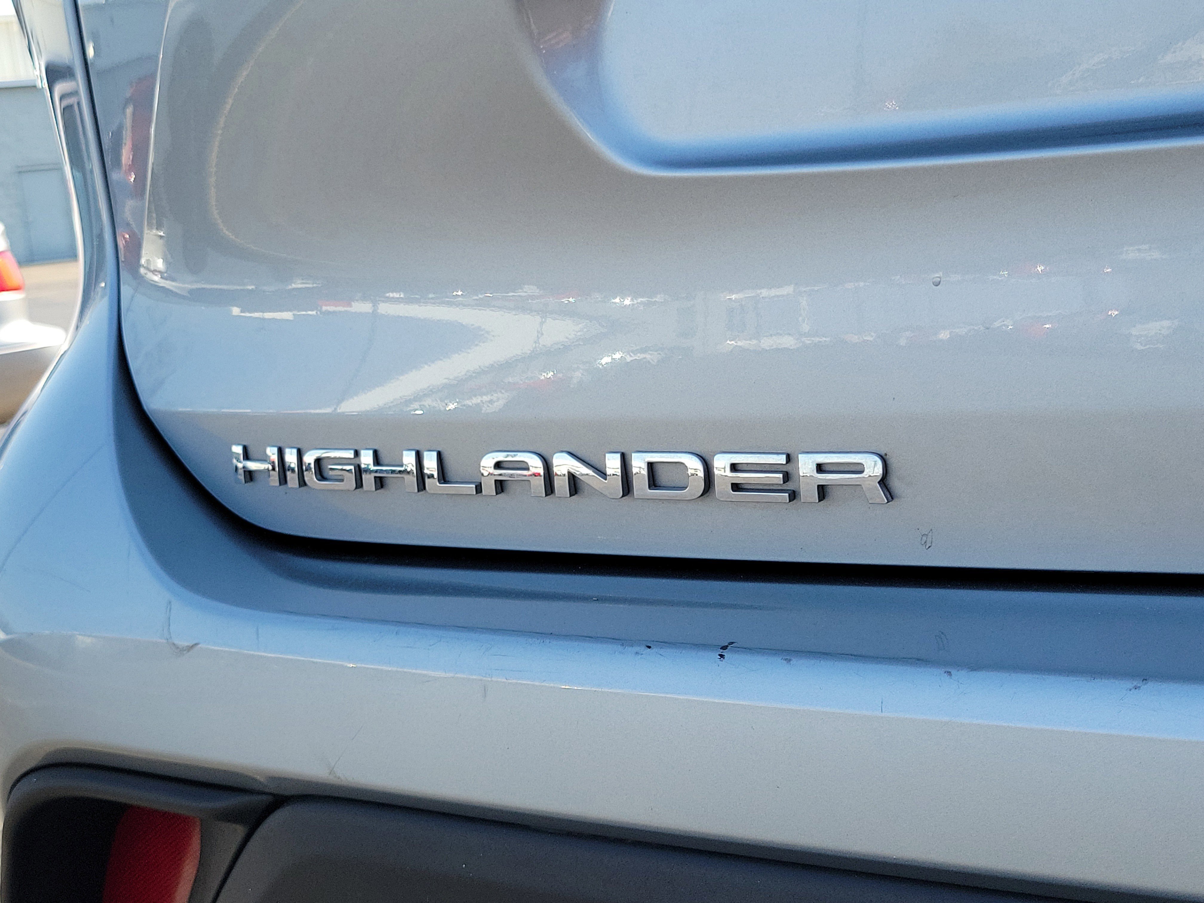 Used 2024 Toyota Highlander LE image 6